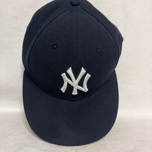 NY Yankee Baseball Cap Size 7 1/4